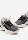Czarne Wsuwane Sneakersy na Grubej Podeszwie z Tłoczeniem i Nadrukiem